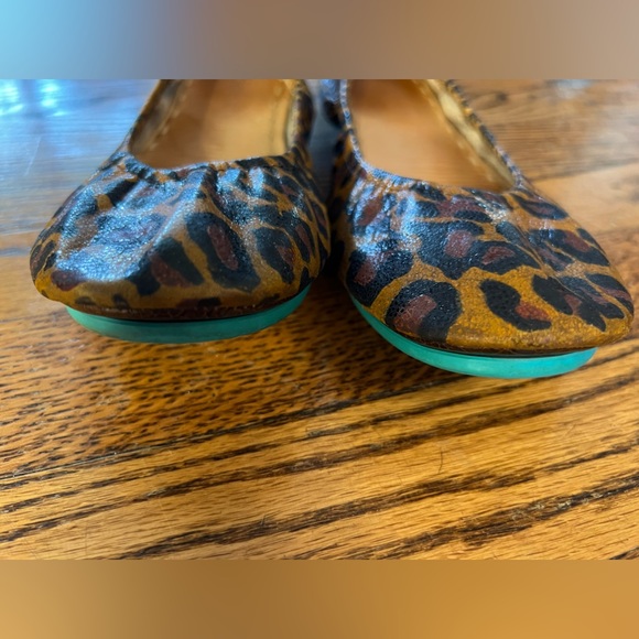 Beautiful leopard 8 Tieks, rehabbed! In great condition, see pics for details! - Picture 4 of 12